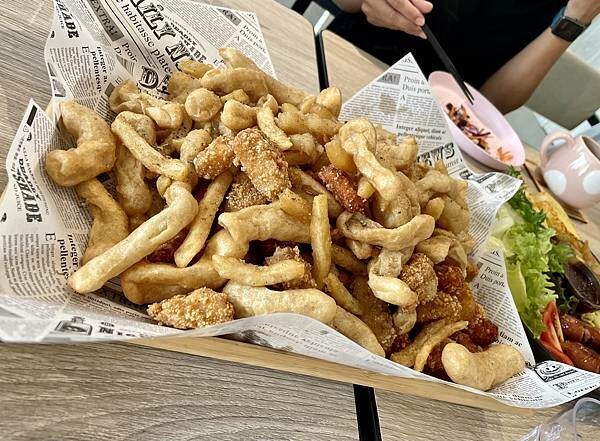 桃園中壢-不限時桌遊咖啡店-玩逗樹咖啡Wonder Tree-中原店