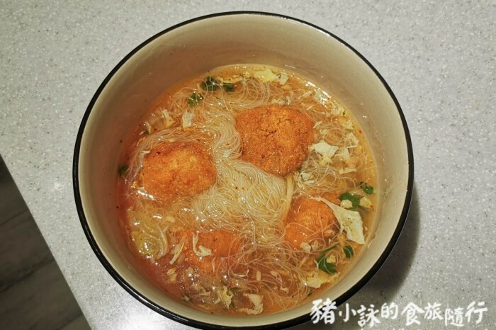 高雄。岡山》川品屋麵館。速度慢但口味還算不錯的川味麵館