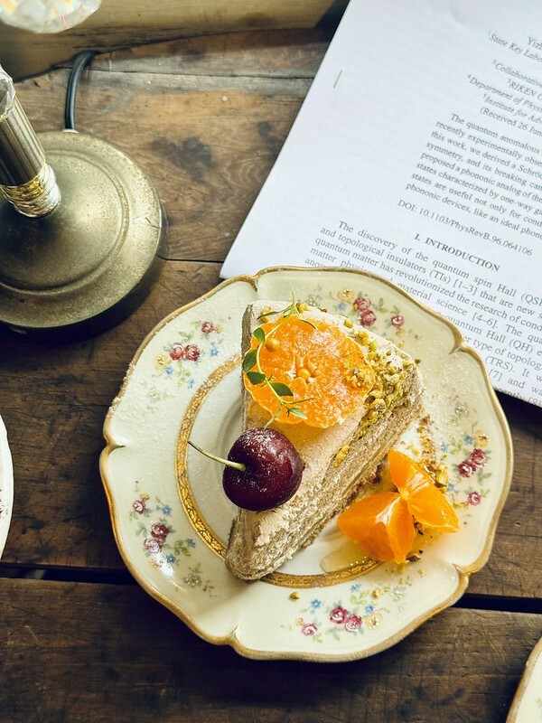 高雄市鼓山區高雄美食｜花房裏L’atelier d’Ahao 甜點店，是南法風情的甜點店？也是一間花店哦！（高雄下午茶/高雄美術館