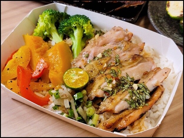 【南屯區】禾畔小賣所 日式丼飯專賣－丼飯外帶88折～10幾樣丼飯口味加上舒肥牛、炸蝦和令人回味的醬汁值得