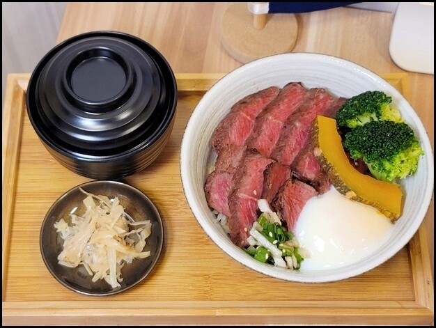 【南屯區】禾畔小賣所 日式丼飯專賣－丼飯外帶88折～10幾樣丼飯口味加上舒肥牛、炸蝦和令人回味的醬汁值得