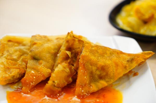 新竹美食「朝正泰」料多實在的南洋料理 必吃酥脆椒麻雞腿飯!