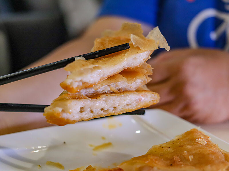 朝正泰新竹旗艦店 | 大份量泰式料理，主打黃綠紅咖哩，咖哩飯，蝦醬空心菜、酸辣蔬菜湯只要$90，+$50可以升級雙倍肉量