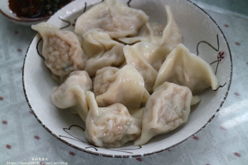 【新北三重區】三重美食『高朋滿座牛肉麵』吃了還會想去吃的平價牛肉麵~