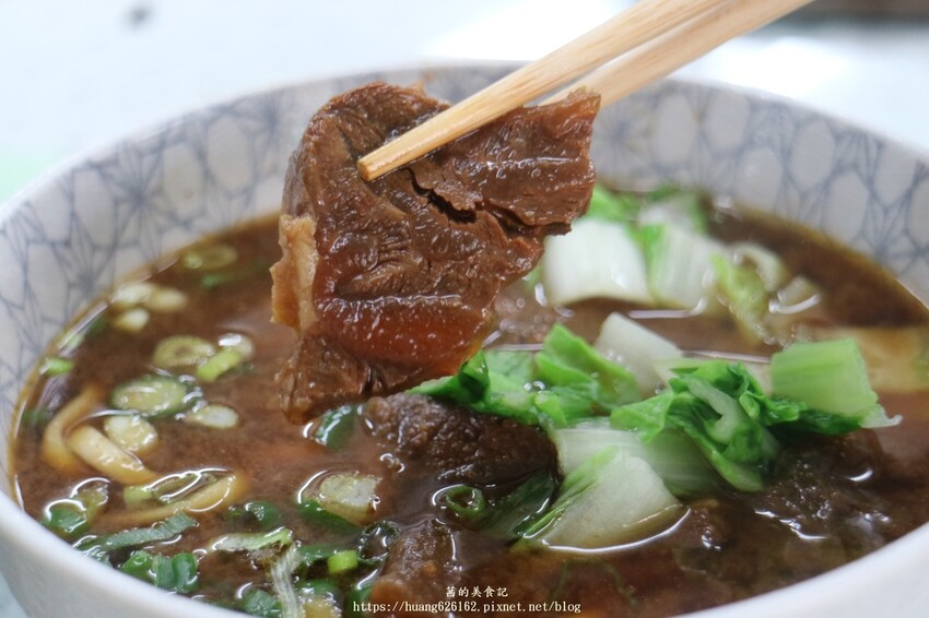 【新北三重區】三重美食『高朋滿座牛肉麵』吃了還會想去吃的平價牛肉麵~
