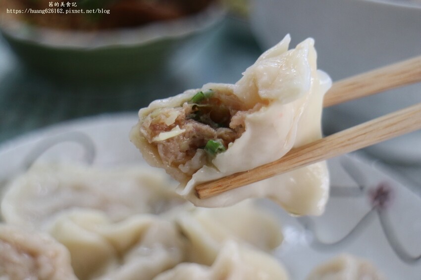 【新北三重區】三重美食『高朋滿座牛肉麵』吃了還會想去吃的平價牛肉麵~