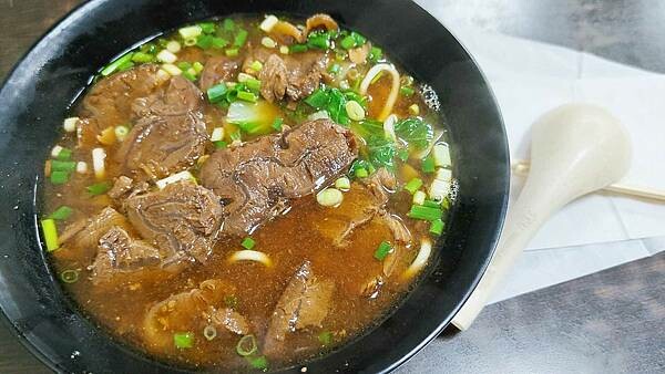 2023板橋美食大推薦！精選超過40家超人氣店家、排隊美食店家、巷弄美食小吃店、在地人推薦美食一次完整收錄