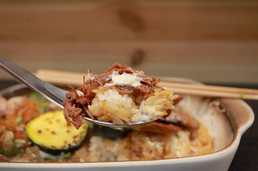 高雄市左營區吃。高雄市|左營區。「迪記法式豬舌飯」龍華市場最夯美食之一,中西合併創意料理顛覆一般傳統小吃刻板的印