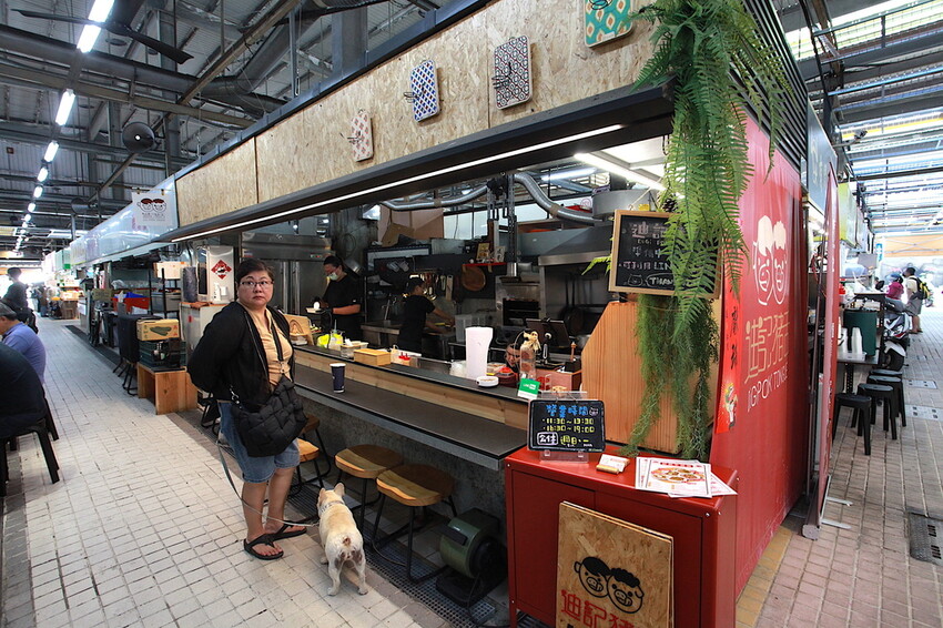 高雄市左營區吃。高雄市|左營區。「迪記法式豬舌飯」龍華市場最夯美食之一,中西合併創意料理顛覆一般傳統小吃刻板的印