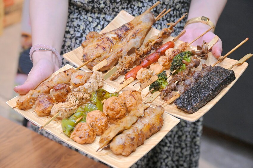 台北知名平價串燒台中新開幕 每串19元起多達31種品項 真的便宜好吃_柒串燒屋逢甲店