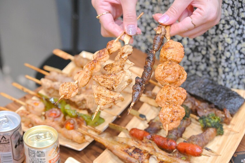 台北知名平價串燒台中新開幕 每串19元起多達31種品項 真的便宜好吃_柒串燒屋逢甲店