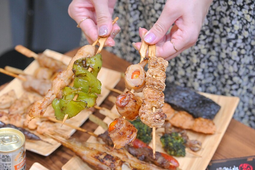 台北知名平價串燒台中新開幕 每串19元起多達31種品項 真的便宜好吃_柒串燒屋逢甲店