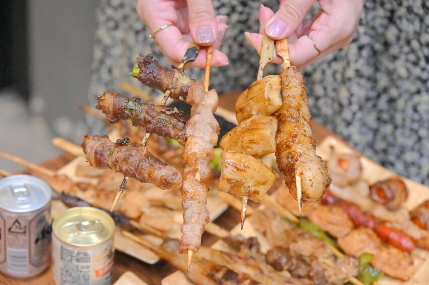 台北知名平價串燒台中新開幕 每串19元起多達31種品項 真的便宜好吃_柒串燒屋逢甲店