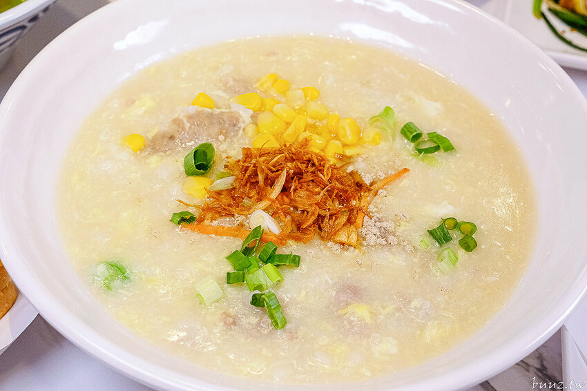 拌麵粥品新開張，客來樂夜食店，手工丸扎實油蔥香氣足，湯包、蛋餅，餐點選擇多！