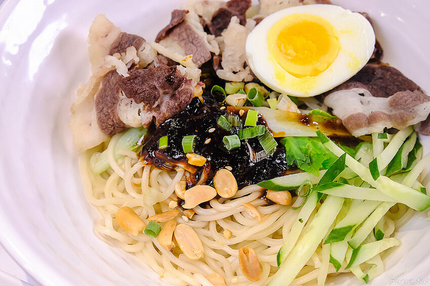 拌麵粥品新開張，客來樂夜食店，手工丸扎實油蔥香氣足，湯包、蛋餅，餐點選擇多！