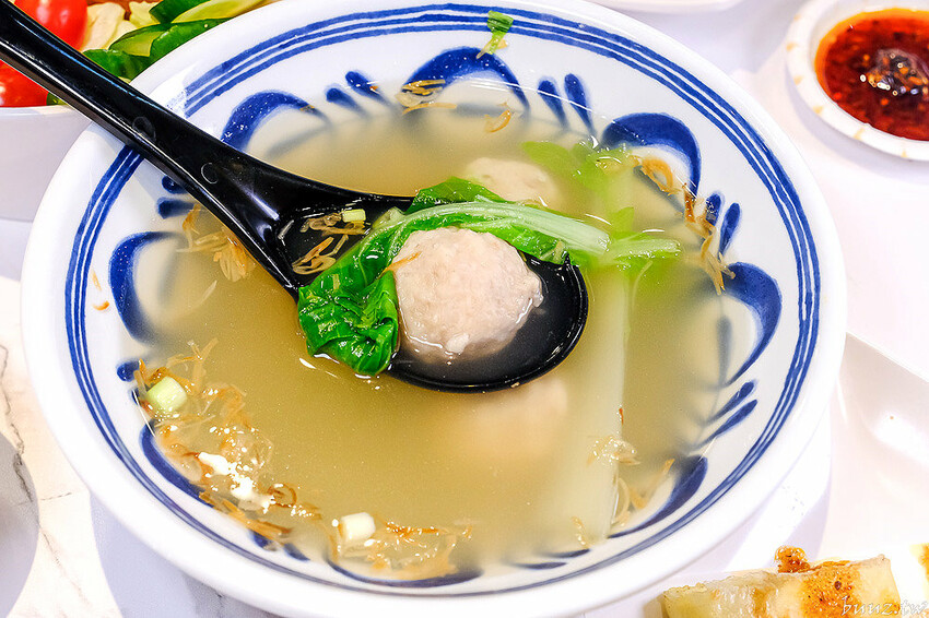 拌麵粥品新開張，客來樂夜食店，手工丸扎實油蔥香氣足，湯包、蛋餅，餐點選擇多！