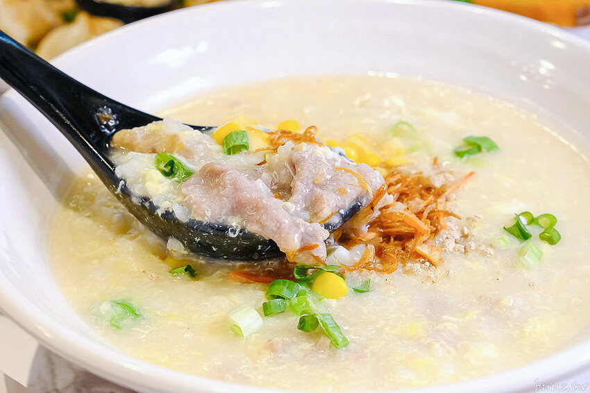 拌麵粥品新開張，客來樂夜食店，手工丸扎實油蔥香氣足，湯包、蛋餅，餐點選擇多！