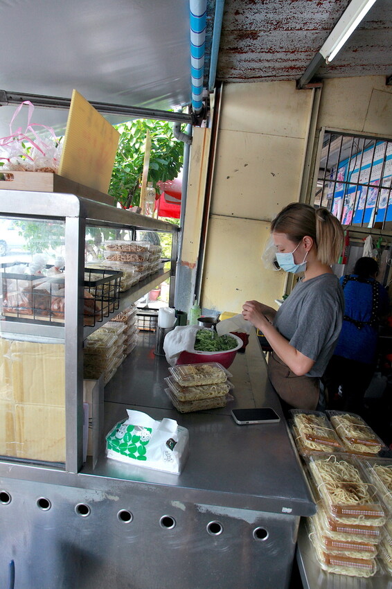 吃。台南美食｜仁德區。「二空村長張家涼麵」道地眷村口味麵食，麻醬滋味濃郁涼麵「二空村長張家涼麵」。