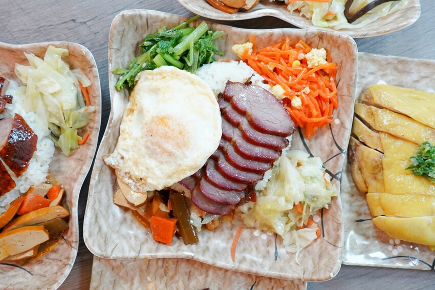 香港師傅開的台中燒臘店,招牌五寶飯、貴妃雞全腿飯、黯然消魂飯有夠經典!份量選擇超彈性