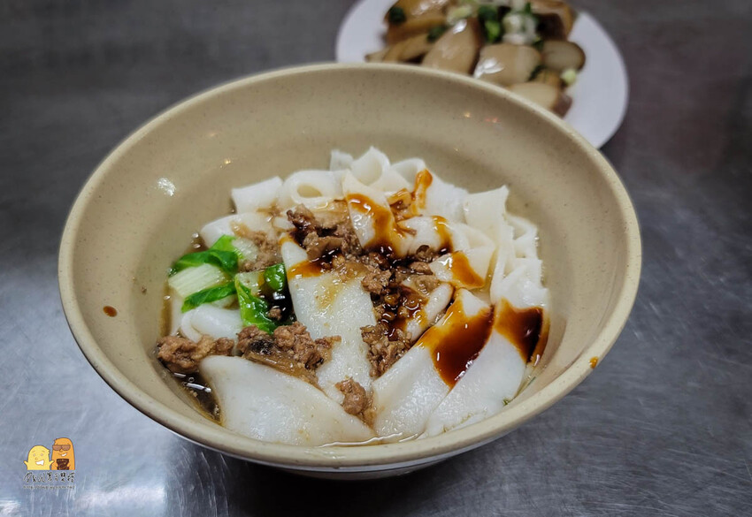 台北宵夜隱藏版木柵意麵王!開到凌晨1點的古早味肉燥意麵,香又不鹹