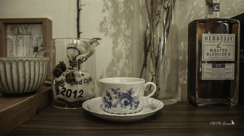 台中南屯｜cafe  Eri coffee 艾麗咖啡  只想煮咖啡喝咖啡…小店的氛圍呈現一種職人味日系咖啡風格，咖啡一杯