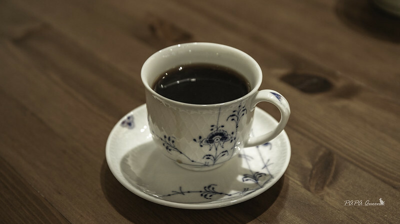 台中南屯｜cafe  Eri coffee 艾麗咖啡  只想煮咖啡喝咖啡…小店的氛圍呈現一種職人味日系咖啡風格，咖啡一杯