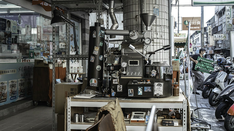 台中南屯｜cafe  Eri coffee 艾麗咖啡  只想煮咖啡喝咖啡…小店的氛圍呈現一種職人味日系咖啡風格，咖啡一杯