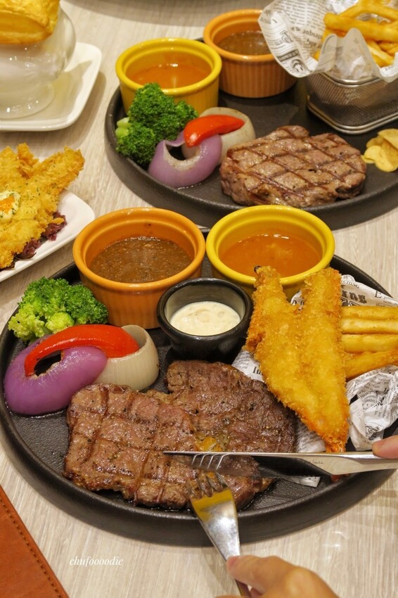 【牛排先生】高雄家樂福複合式牛排餐廳~想吃義大利麵與牛排樣樣都有~高雄平價牛排環境整潔燈光明亮的商業午餐空間 【牛排先生】高雄家樂福複合式牛排餐廳~想吃義大利麵與牛排樣樣都有~高雄平價牛排環境整潔燈光明亮的商業午餐空間