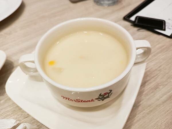 高雄慶生餐廳推薦～【Mr. Steak 牛排先生】幾歲生日就送幾隻蝦！找你阿公阿罵來最適合