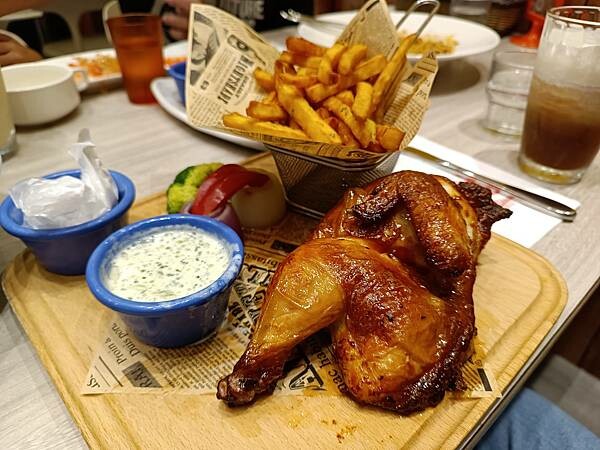 高雄慶生餐廳推薦～【Mr. Steak 牛排先生】幾歲生日就送幾隻蝦！找你阿公阿罵來最適合