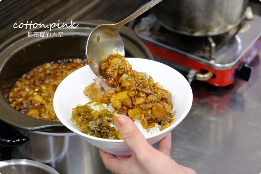 台中豬腳推薦|鼎盛豬腳口味不輸老店！壽星優惠豬腳麵線吃一整個月～ - 棉花糖的天空