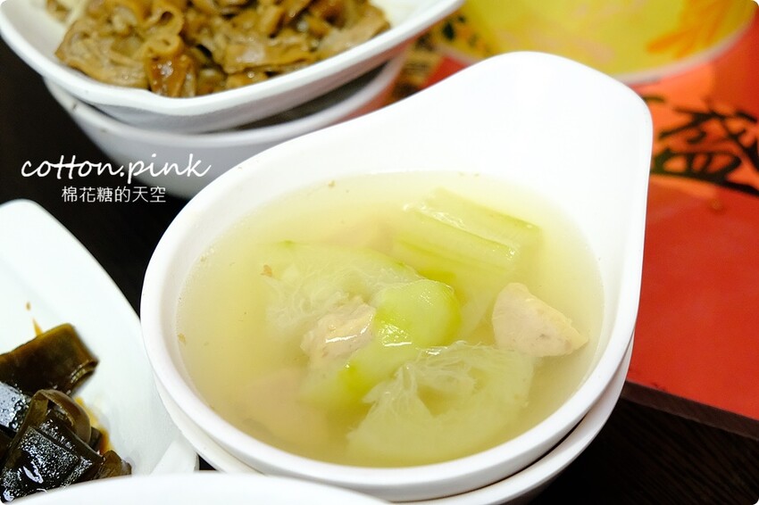 台中豬腳推薦|鼎盛豬腳口味不輸老店！壽星優惠豬腳麵線吃一整個月～ - 棉花糖的天空