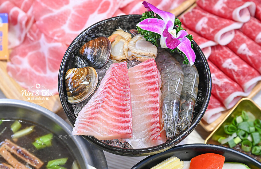 台中台式火鍋推薦，剝皮辣椒雞、麻油雞、魷魚螺肉蒜台灣古早味湯頭