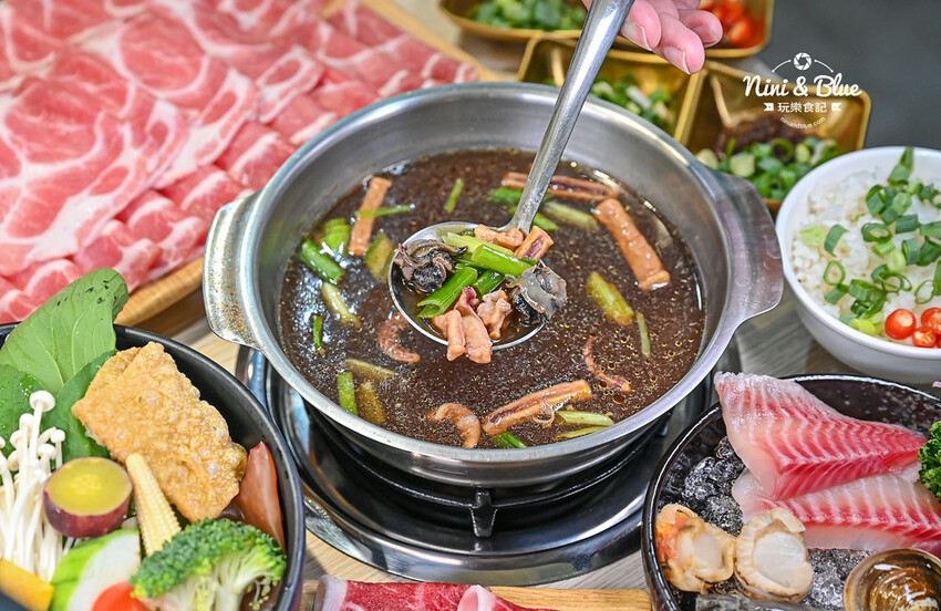 台中台式火鍋推薦，剝皮辣椒雞、麻油雞、魷魚螺肉蒜台灣古早味湯頭