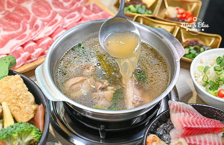 台中台式火鍋推薦，剝皮辣椒雞、麻油雞、魷魚螺肉蒜台灣古早味湯頭