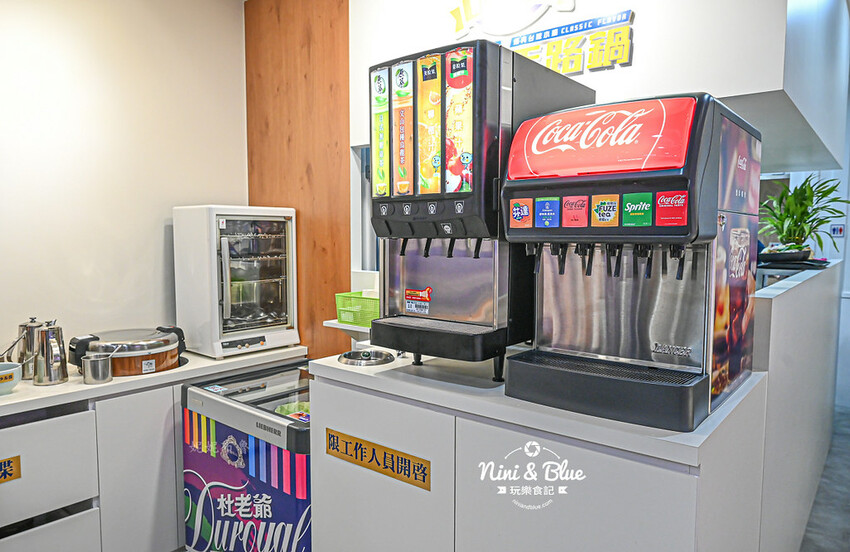 台中台式火鍋推薦，剝皮辣椒雞、麻油雞、魷魚螺肉蒜台灣古早味湯頭