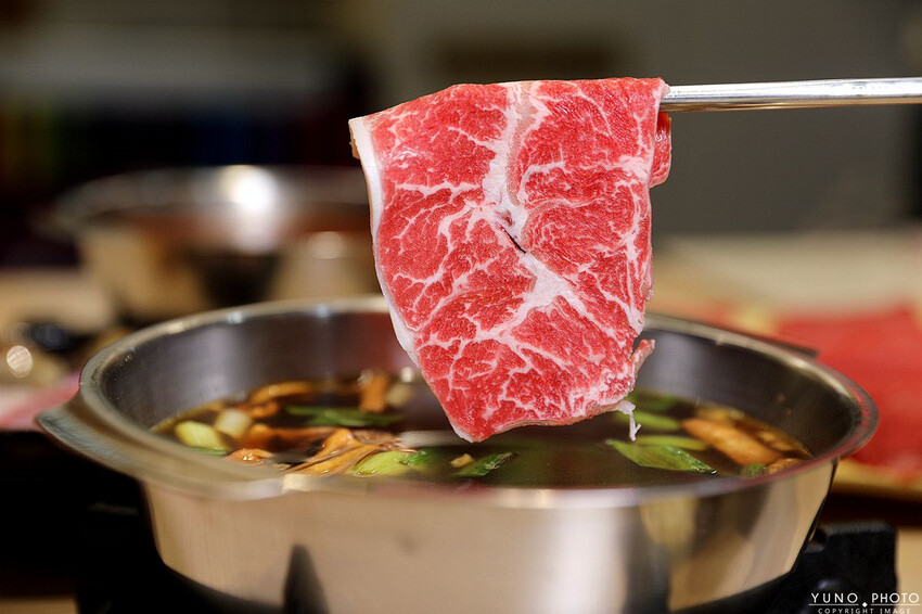 台中市東區火鍋控必訪「台味十足」鍋物！239元起自助吧飲料、冰淇淋、白飯吃到飽 CP值爆表