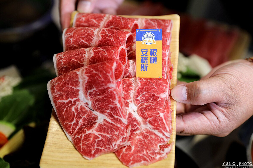 台中市東區火鍋控必訪「台味十足」鍋物！239元起自助吧飲料、冰淇淋、白飯吃到飽 CP值爆表