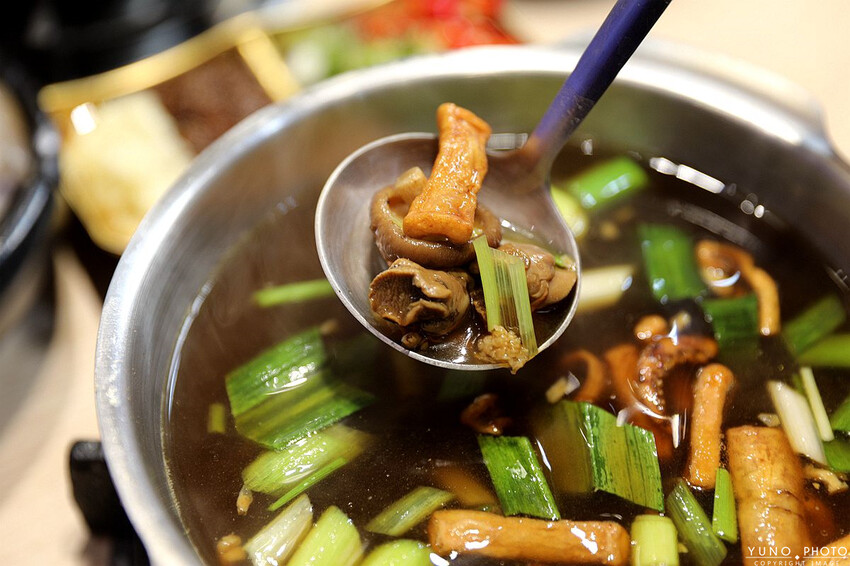 台中市東區火鍋控必訪「台味十足」鍋物！239元起自助吧飲料、冰淇淋、白飯吃到飽 CP值爆表