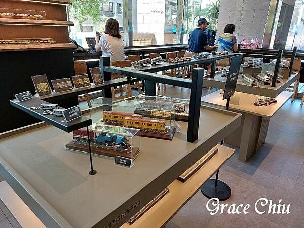 路易莎捷運聯名旗艦店