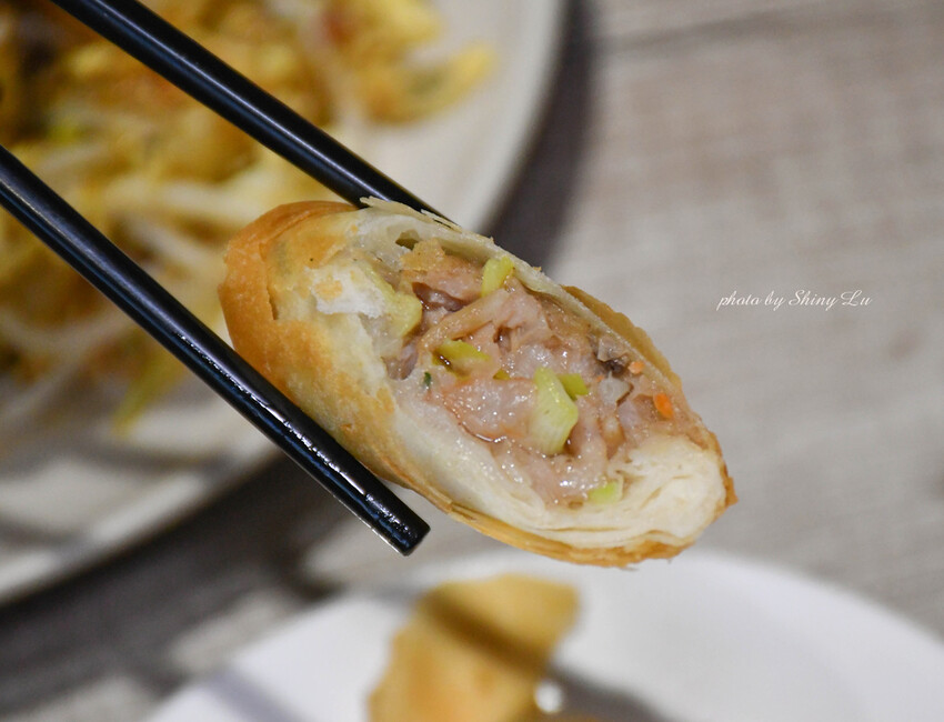 新店港式餐廳 宸軒園32 韭黃炸春捲.jpg