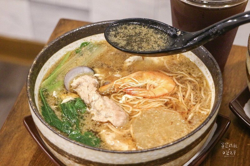 雲林虎尾｜天然蔬果熬製甘甜湯頭底蘊，料豐味美平價鍋燒麵、讚岐烏龍麵、瓜仔肉飯｜五間厝鍋燒