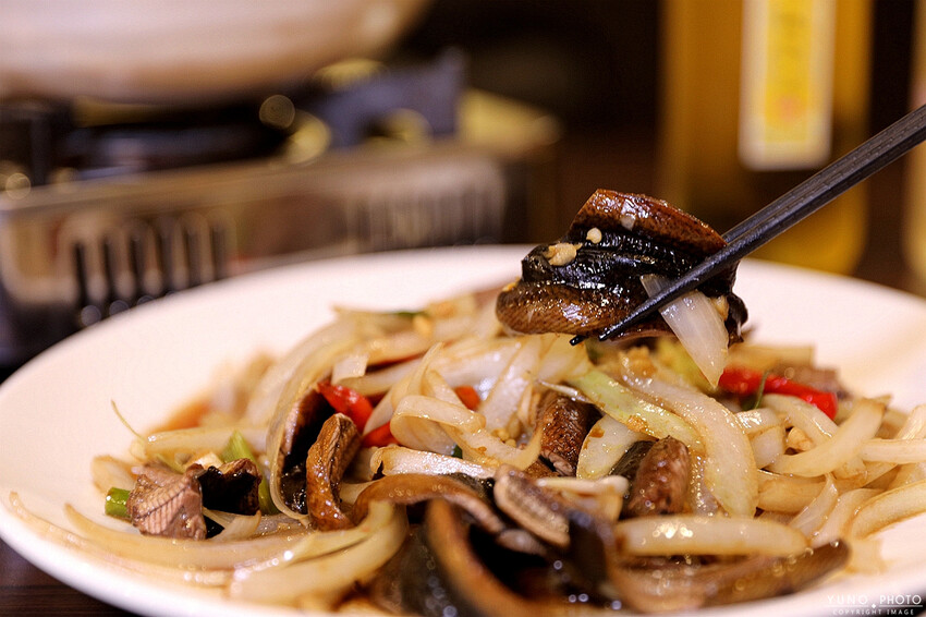 台南市安平區浮誇古早味龍蝦三明治！視覺與味覺都大飽口福 新鮮現撈活海產 超人氣台南海鮮餐廳/桌菜酒席/家庭聚餐｜海鮮