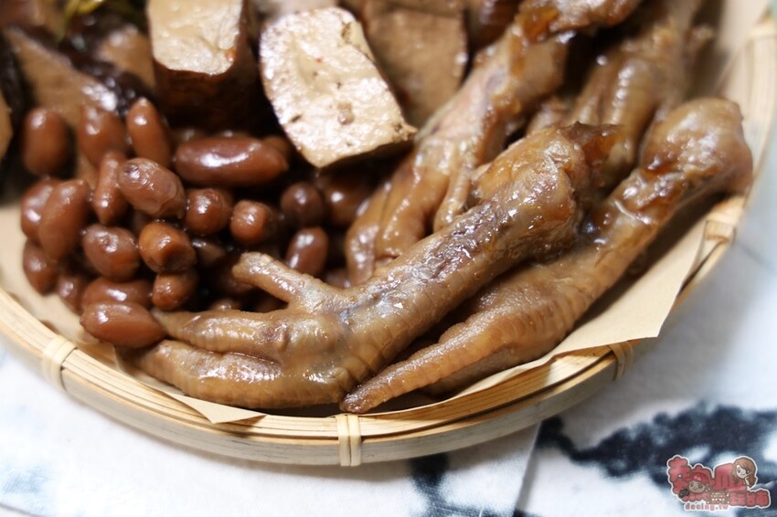 【台南美食】承樑老-梁記黑糖滷味！隱藏在美髮店二樓的神祕滷味，竟然以半舒肥製作 - 熱血玩台南。跳躍新世界