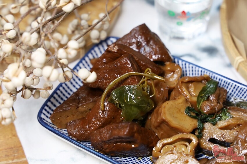 【台南美食】承樑老-梁記黑糖滷味！隱藏在美髮店二樓的神祕滷味，竟然以半舒肥製作 - 熱血玩台南。跳躍新世界