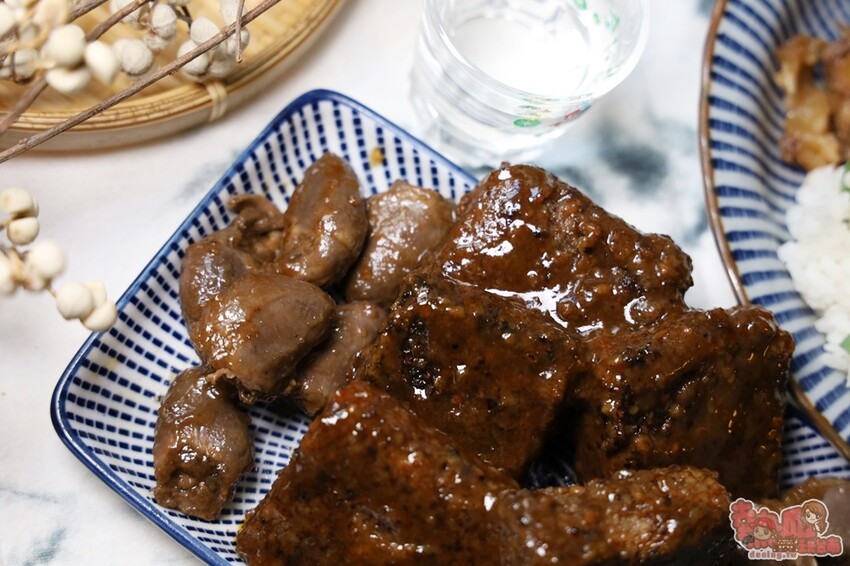 【台南美食】承樑老-梁記黑糖滷味！隱藏在美髮店二樓的神祕滷味，竟然以半舒肥製作 - 熱血玩台南。跳躍新世界