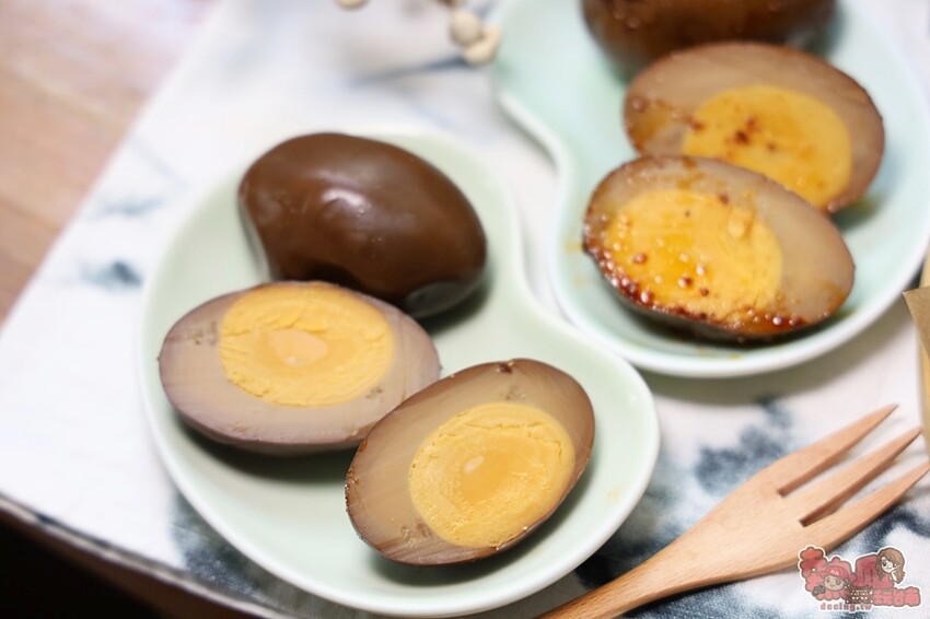 【台南美食】承樑老-梁記黑糖滷味！隱藏在美髮店二樓的神祕滷味，竟然以半舒肥製作 - 熱血玩台南。跳躍新世界