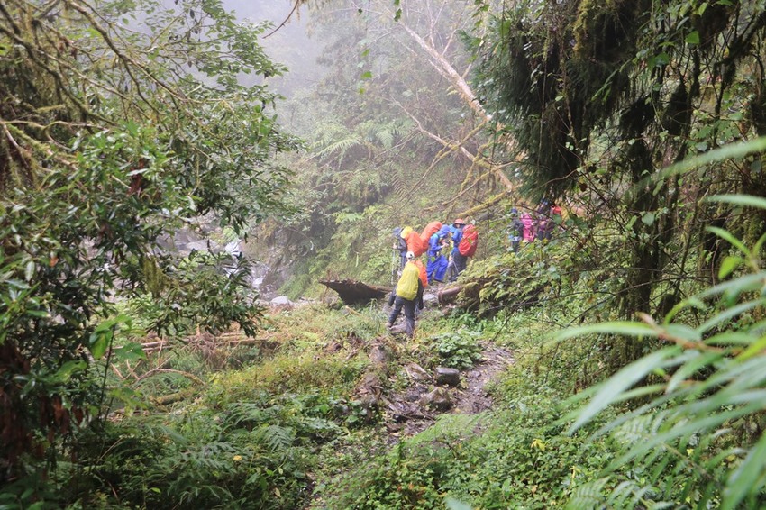 登山露營。宜蘭加羅湖 兩天兩夜登山體驗，我人生第一座中級山秘境 x 奧丁丁在地體驗