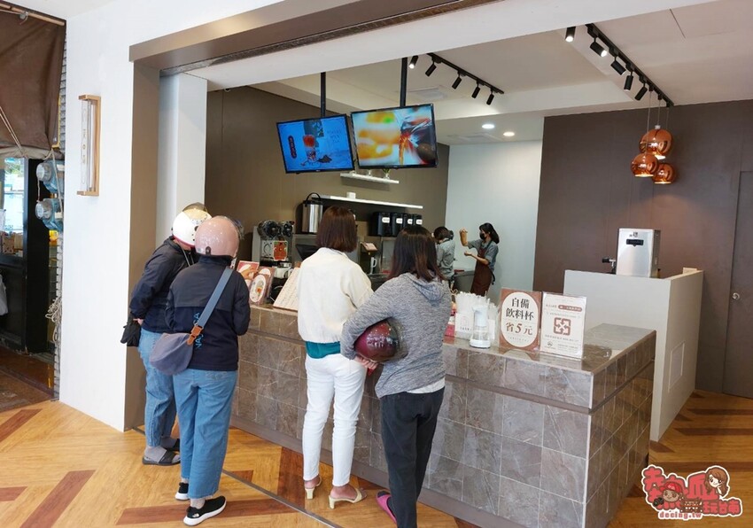 【台南飲料】芙奇茶苑！高雄超夯飲料店插旗台南，飲料加入豆乳豆花非常少見啊~ - 熱血玩台南。跳躍新世界