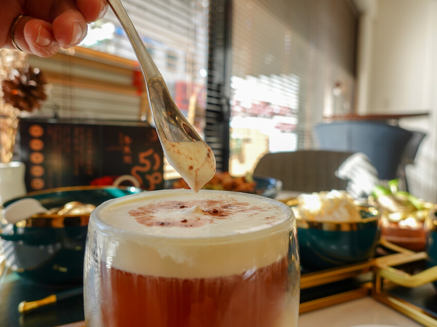 台北美食|La Moon Cafe玉膳坊朗月庭園咖啡》台北內湖餐廳推薦!寵物友善,嚴選食材料理,鬧中取靜庭園式餐廳,大片草皮提供孩子放電,活動包場也只要3000元起! - 1個媽咪2個寶